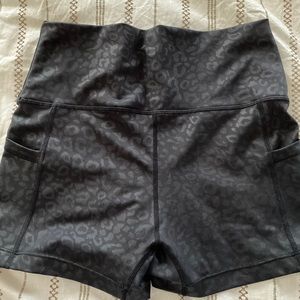 Constantly varied gear shorts